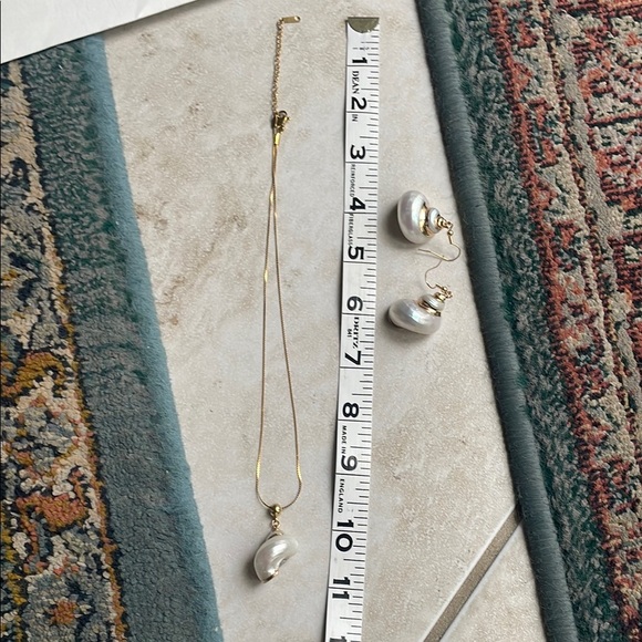 Real Sea shell Elegant Gold and Pearlescent Jewelry Set Necklace earrings - Picture 12 of 12